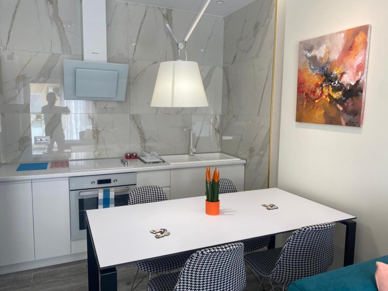 Leilighet Luxury Seaview Flat Free Parking Vlorë